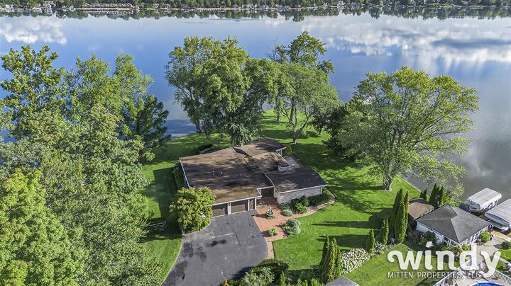 7206 Beechwood Circle  Watervliet MI 49098-9329 photo