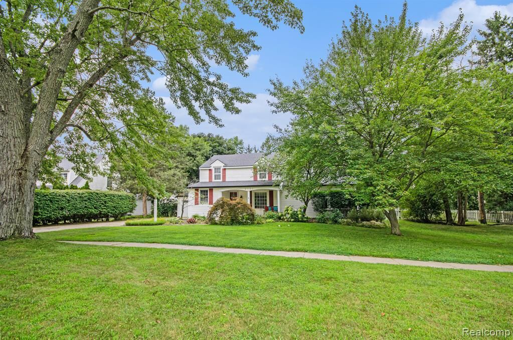 Property Photo: 6171 S Main Street MI 48346 2364