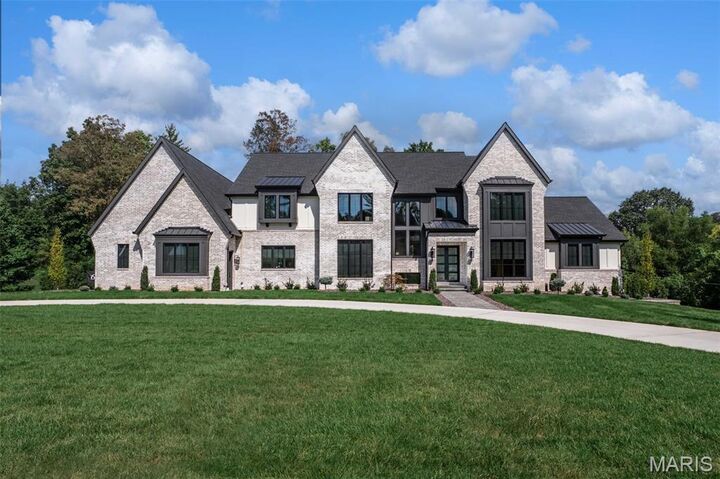 Property Photo: Tbb Ballas Ridge Hawthorne Ii MO 63131