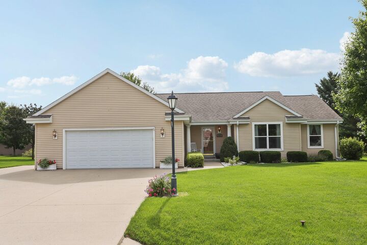 203 Woodfield Dr  Eagle WI 53119 photo