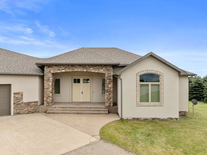 Property Photo: 1107 47th Ave SW ND 58701