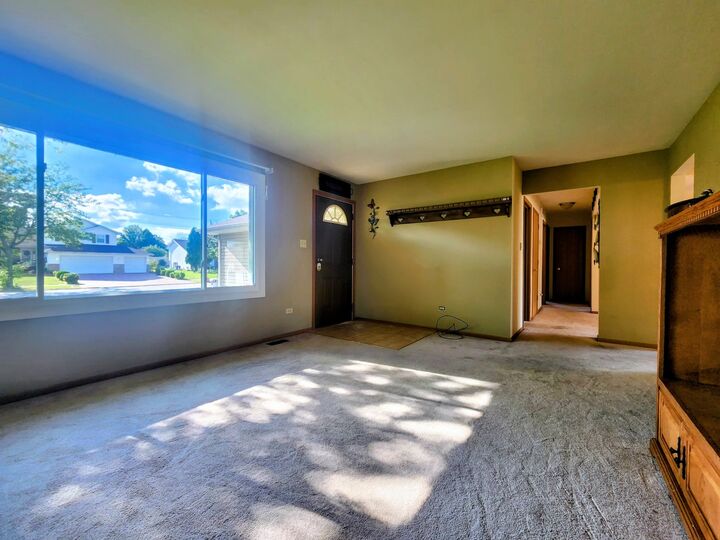 Property Photo:  1900 Mystic Drive  IL 60586 