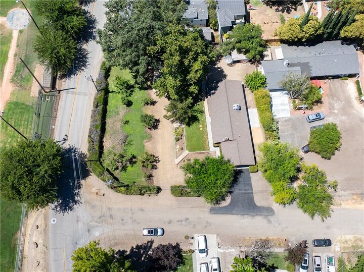 Property Photo:  8960 Azucena Avenue  CA 93422 