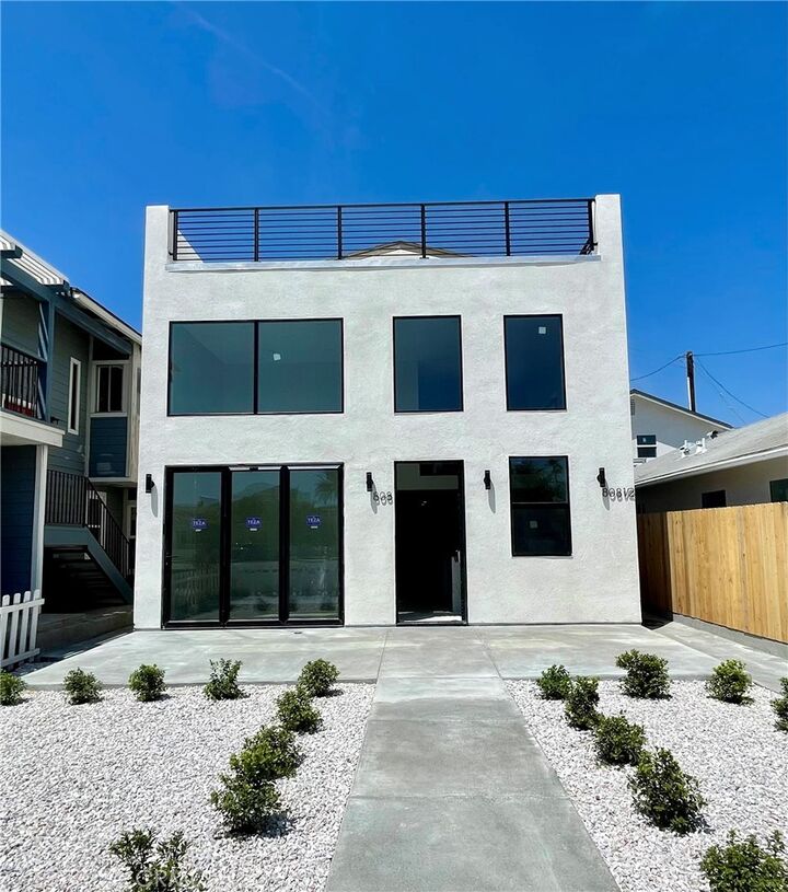 808 W Balboa Boulevard  Newport Beach CA 92661 photo