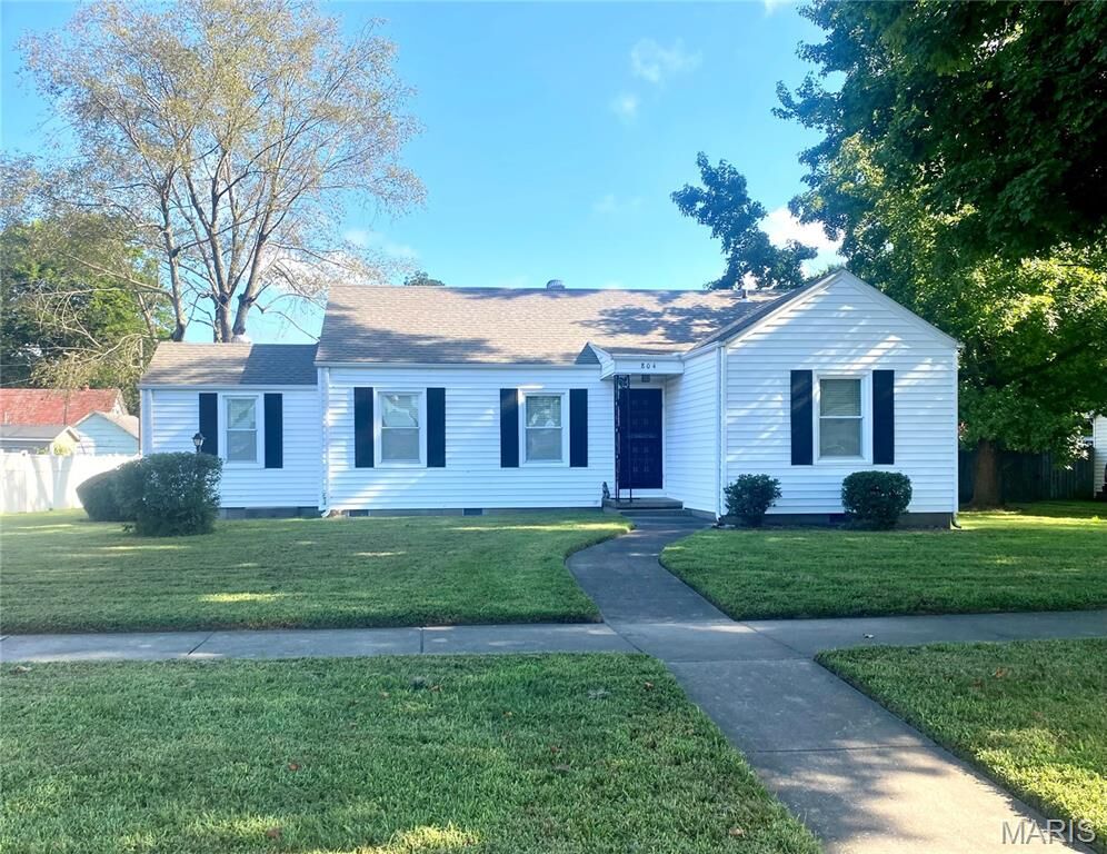 Property Photo:  804 E Cypress Street  MO 63834 