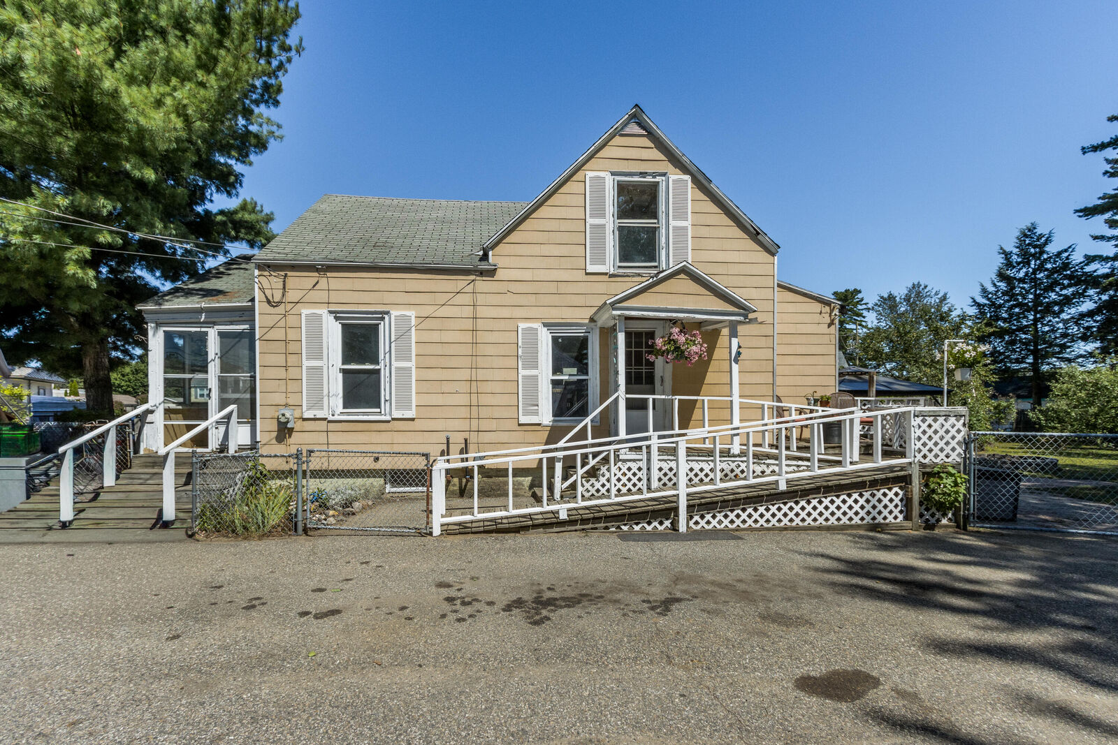 Property Photo:  1 Melvin Avenue  ME 04064 