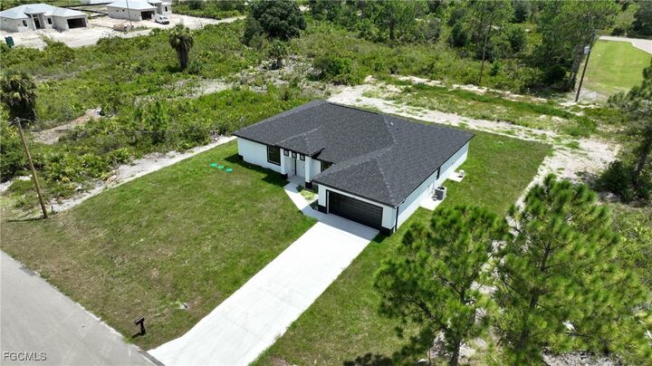Property Photo: 1318 Plumosa Avenue FL 33972