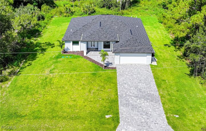 Property Photo:  1621 Lincoln Avenue  FL 33972