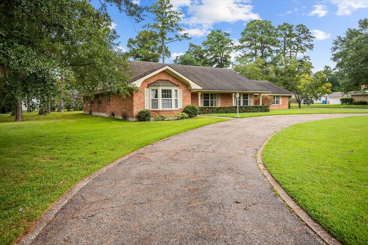 Property Photo: 900 Wildbriar TX 75904