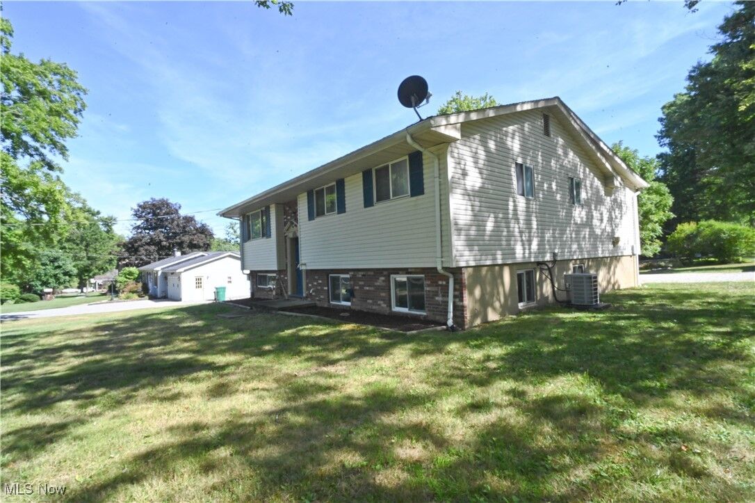 Property Photo: 5950 Mount Everett Road OH 44425