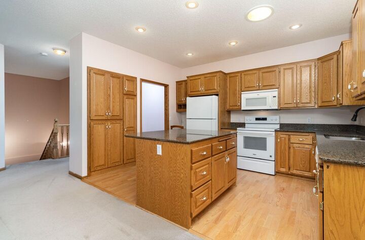 Property Photo: 9365 Tewsbury Bend MN 55311