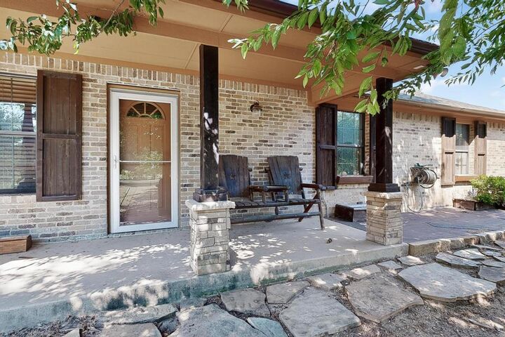 Property Photo: 5345 Fossil Ridge TX 76266