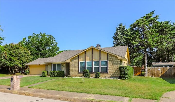 Property Photo: 1327 Big Stone Gap Road TX 75137