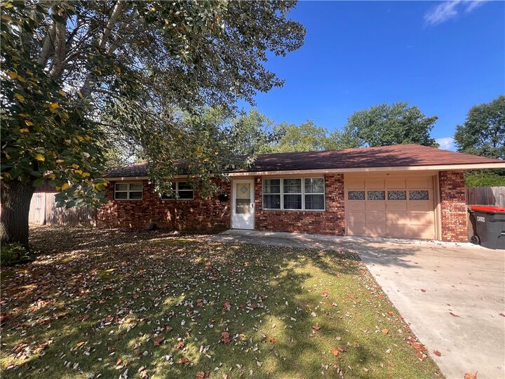 710 Hinshaw Drive  Springdale AR 72762 photo