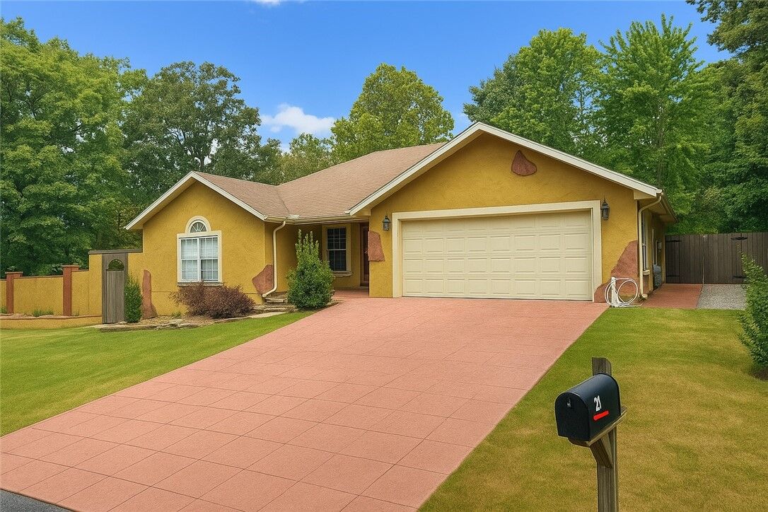 Property Photo: 22 Dunstable Drive AR 72714