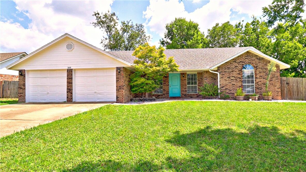 Property Photo:  309 Andy Street  AR 72762 