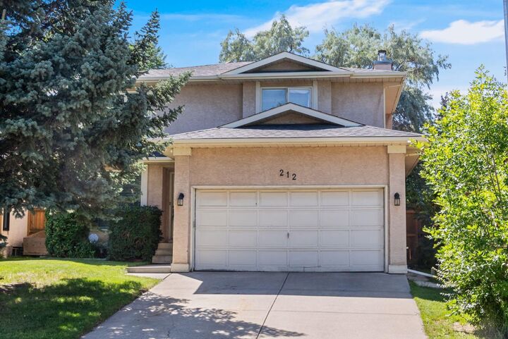 212 McKerrell Way SE  Calgary AB T2Z 1N8 photo