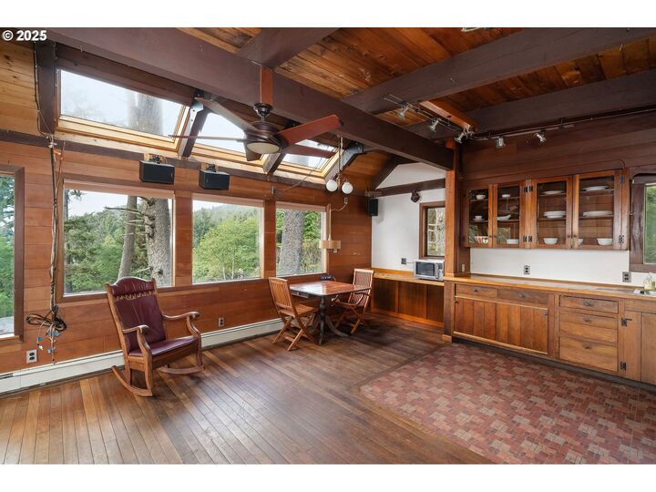 Property Photo: 44775 Tide Ave OR 97102