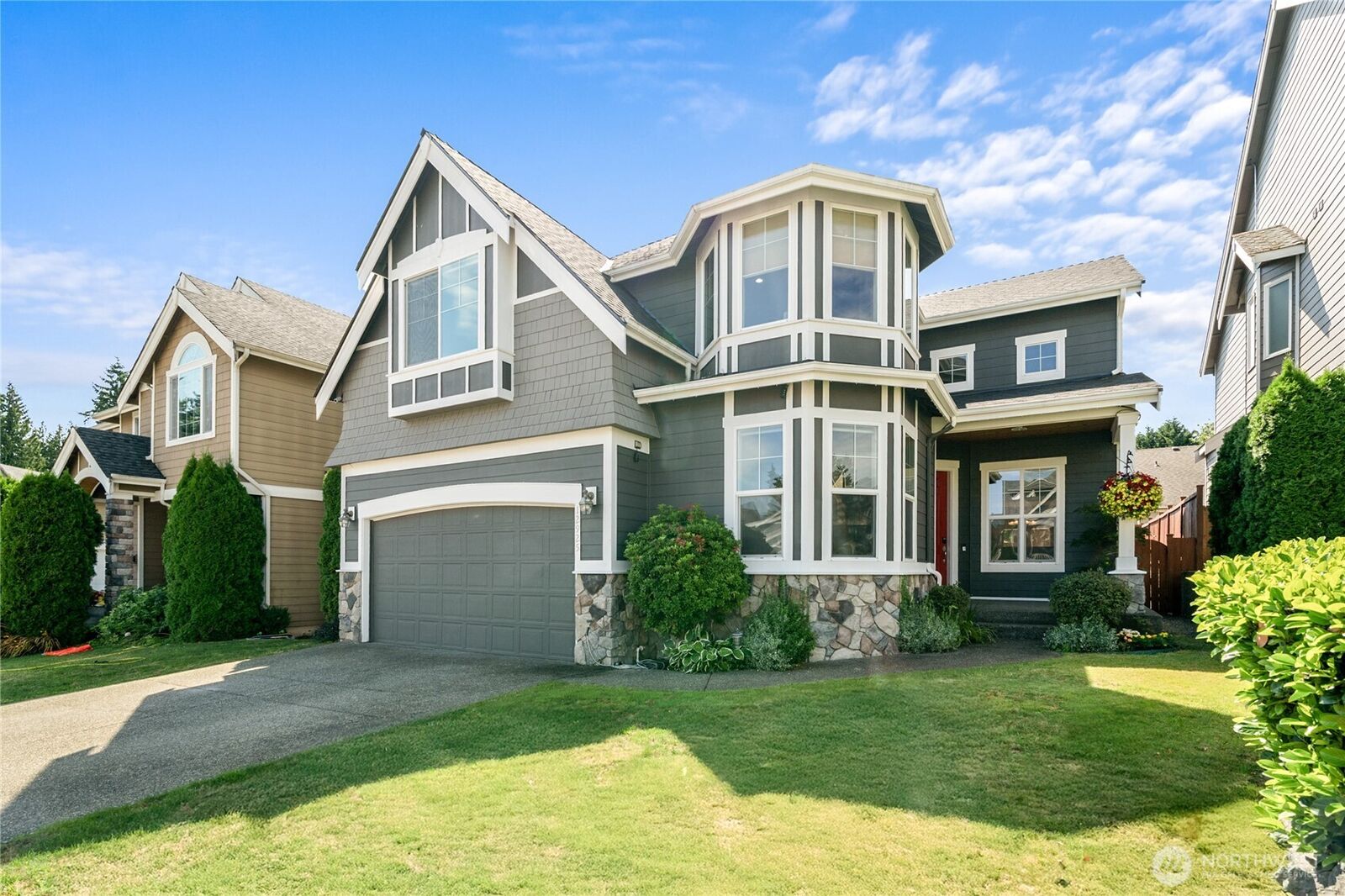 Property Photo: 12925 SE 216th Place WA 98031