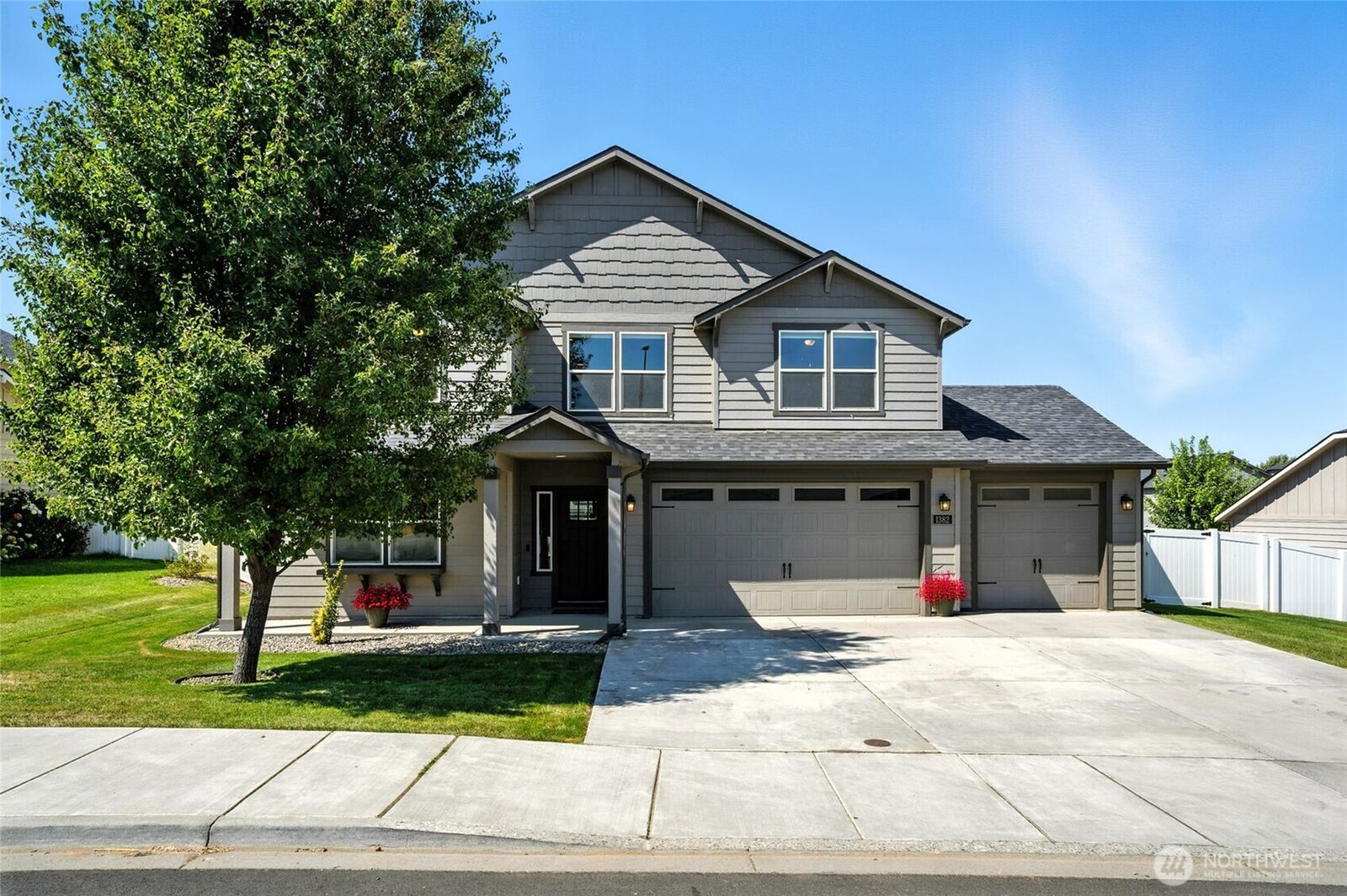 Property Photo: 1382 Caprio Loop WA 99362