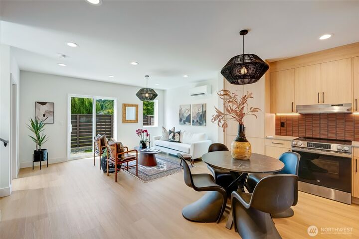 5427  25th Avenue SW  Seattle WA 98106 photo