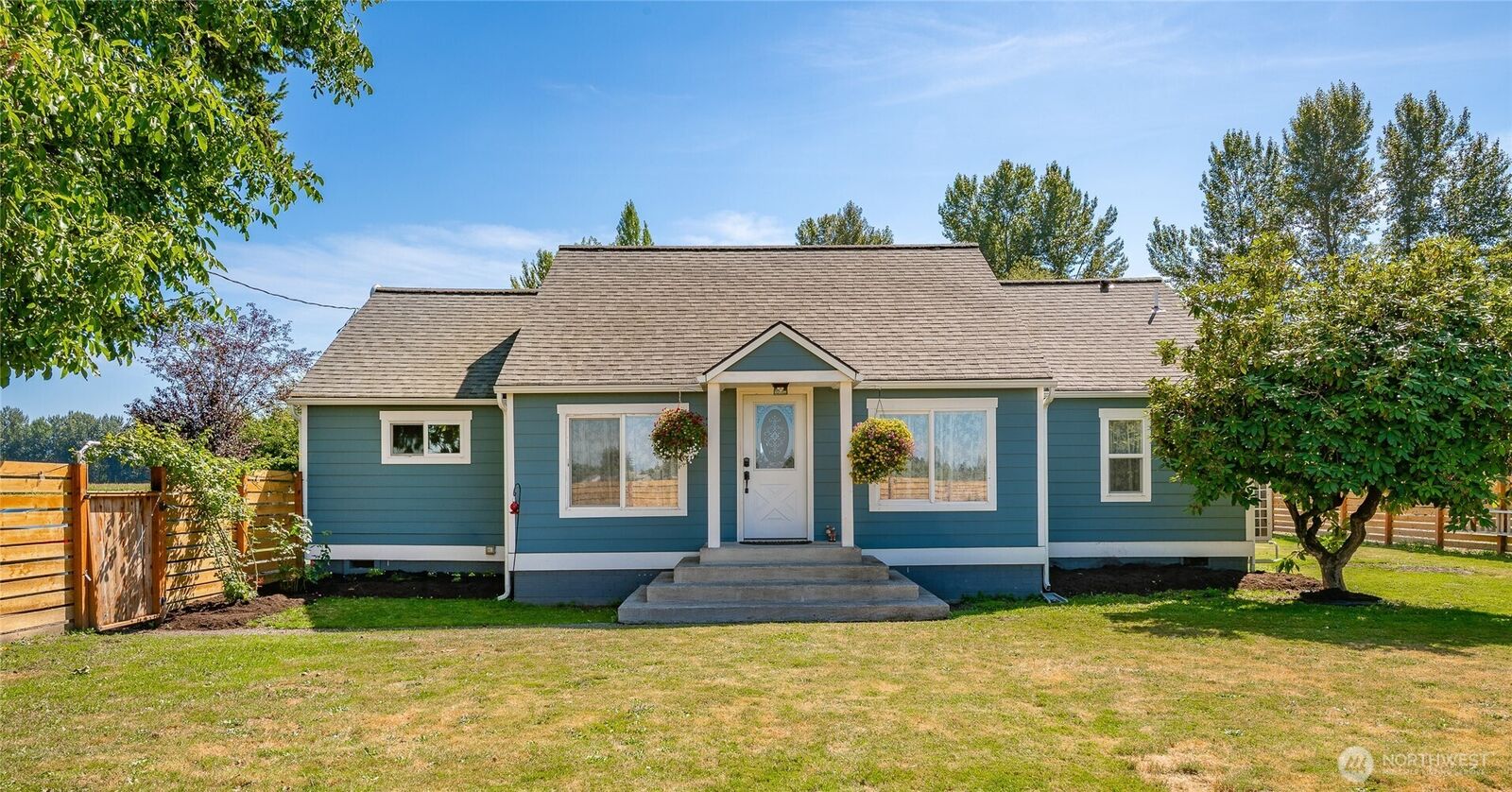 Property Photo:  1077  Hampton Road  WA 98264 