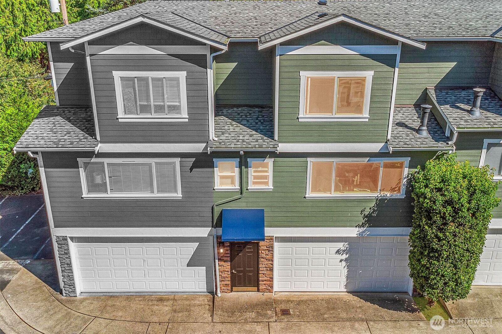 Property Photo:  17921  80th Avenue NE A2  WA 98028 