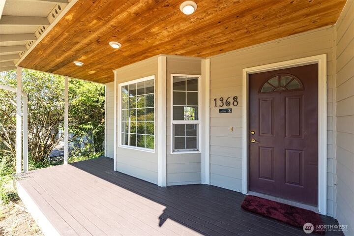 Property Photo:  1368  Roma Road  WA 98226 