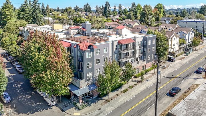 Property Photo: 600 N 85th Street 306 WA 98103