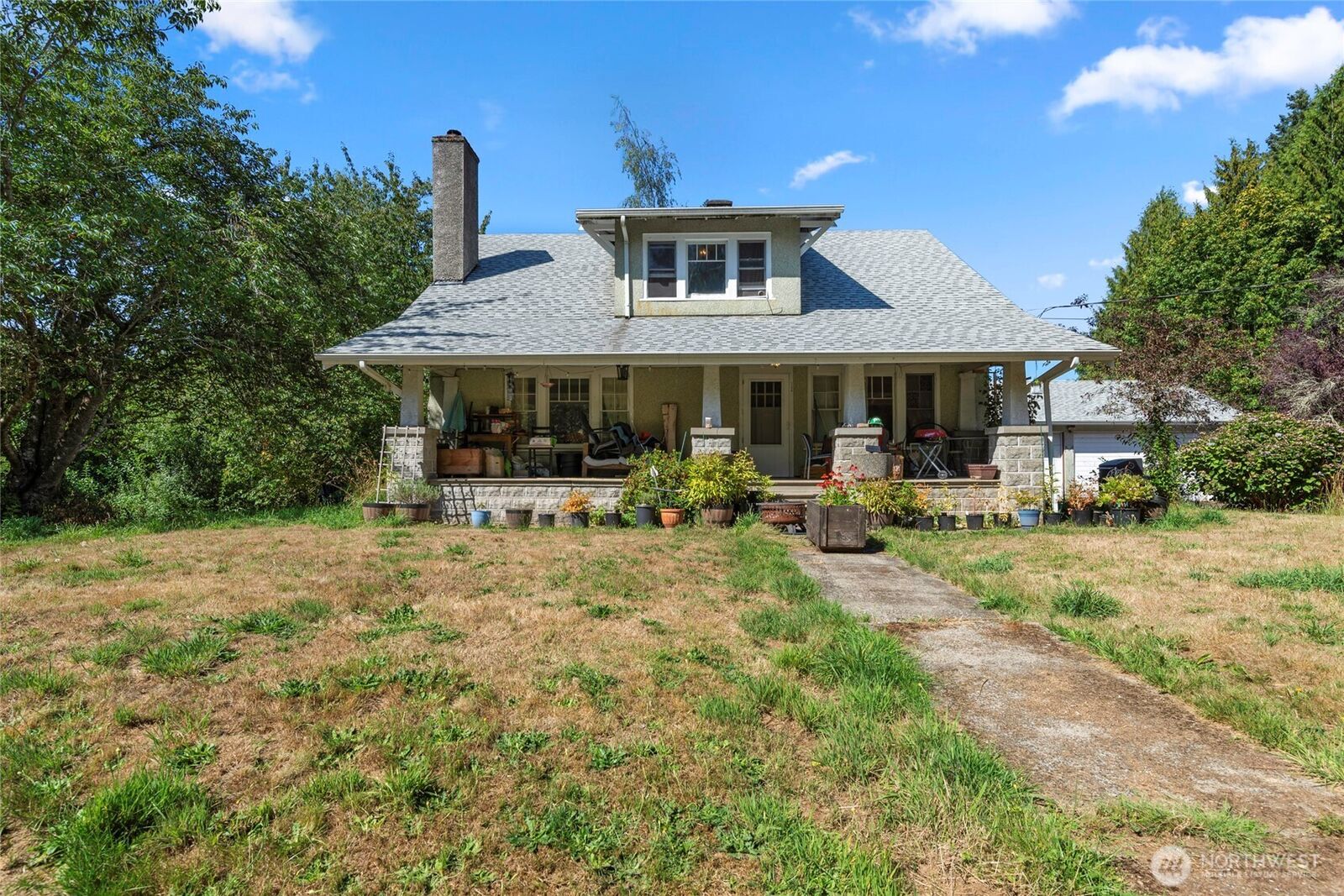 Property Photo: 2306 Bigelow Avenue NE WA 98506
