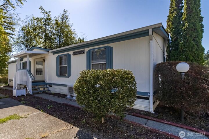 11403  22nd Avenue E 12  Parkland WA 98445 photo