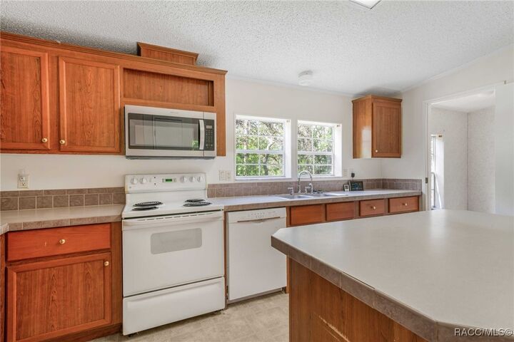 Property Photo: 6309 W Linden Drive FL 34446