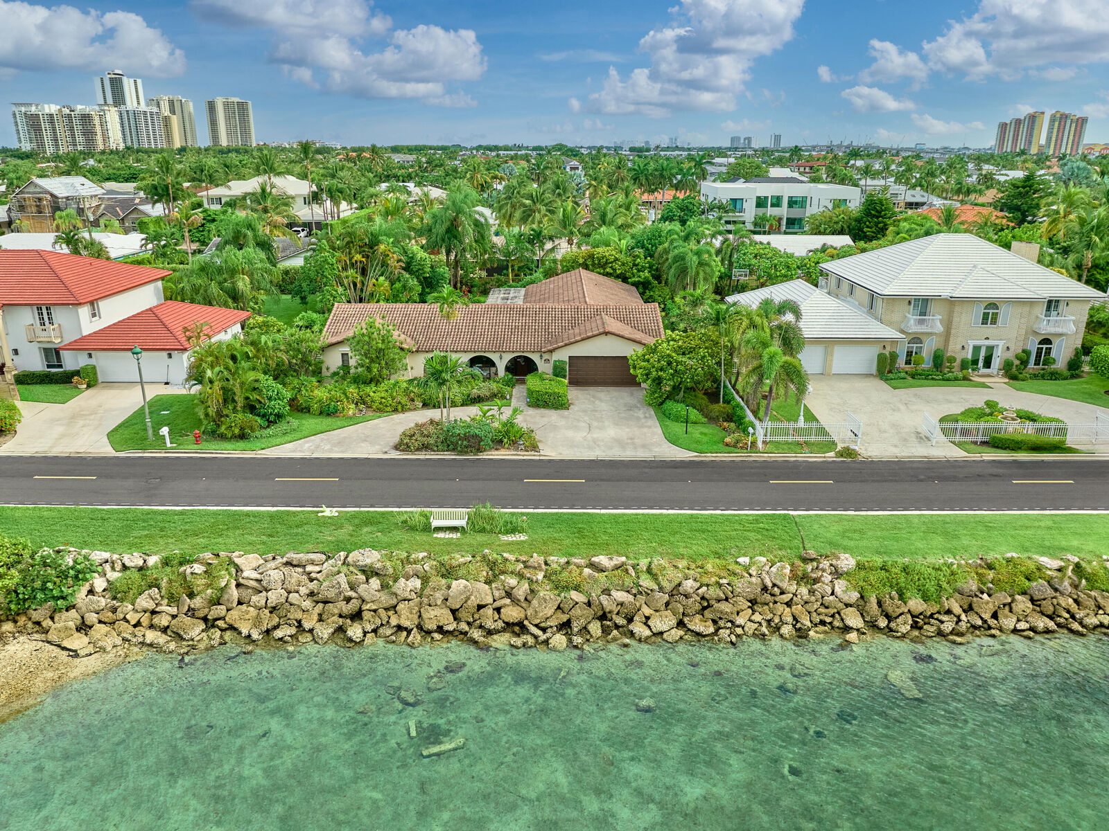 Property Photo:  1091 Pine Point Road  FL 33404 