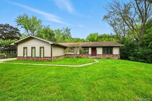 Property Photo: 29220 Greening Street MI 48334