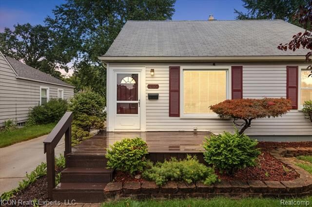 2400 Bacon Avenue  Berkley MI 48072 photo