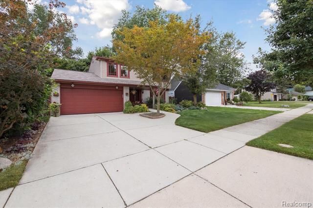 Property Photo: 42359 Park Ridge Road MI 48375