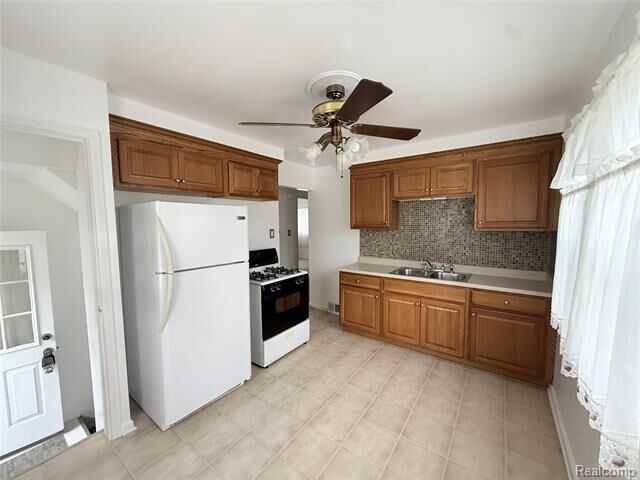 Property Photo: 18851 Fox MI 48240