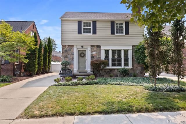 Property Photo:  23161 Cromwell Street  MI 48128 