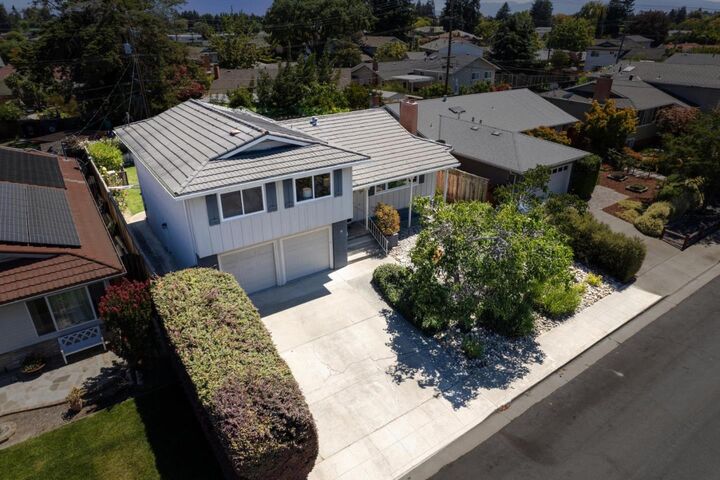 Property Photo:  985 Capitola Way  CA 95051 