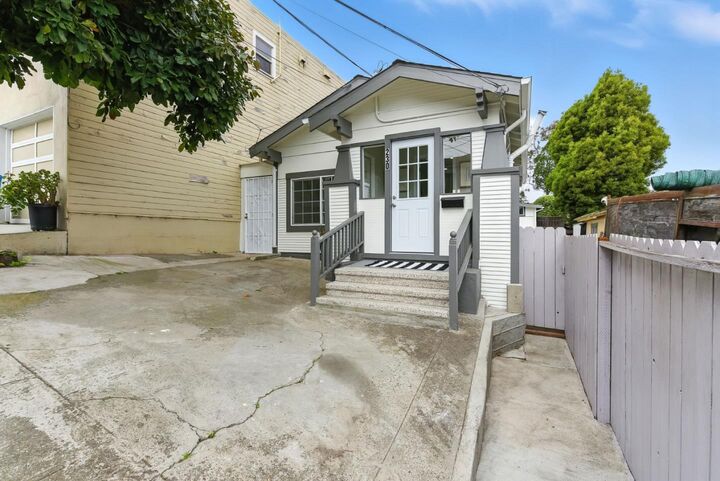 Property Photo: 230 Rhine Street CA 94112