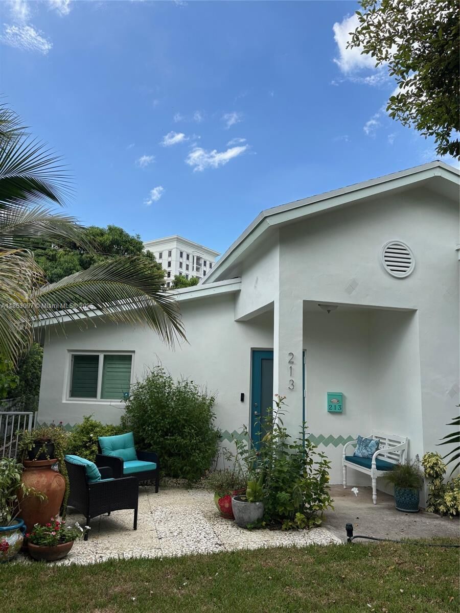 Property Photo: 213 Florida Ave FL 33133