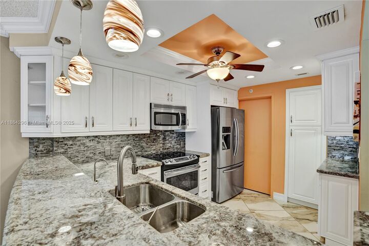 Property Photo: 1500 S Ocean Blvd 806 FL 33062