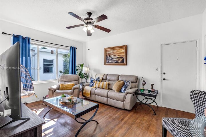 Property Photo: 825 Jefferson Ave 4 FL 33139