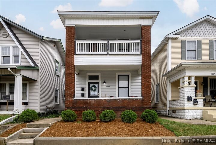 Property Photo: 1112 E Spring Street IN 47150