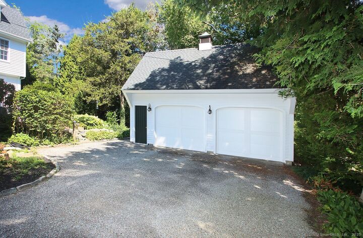 Property Photo:  513 Boston Post Road  CT 06443 
