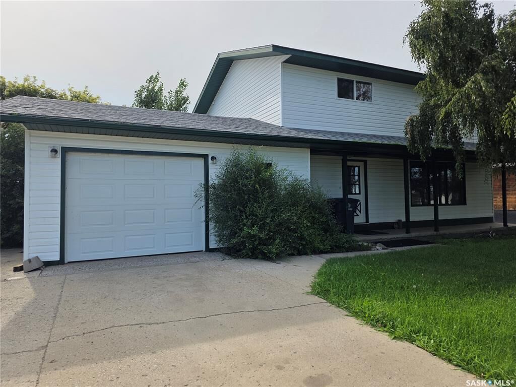 Property Photo: 47 Tufts Crescent SK S0L 2N0