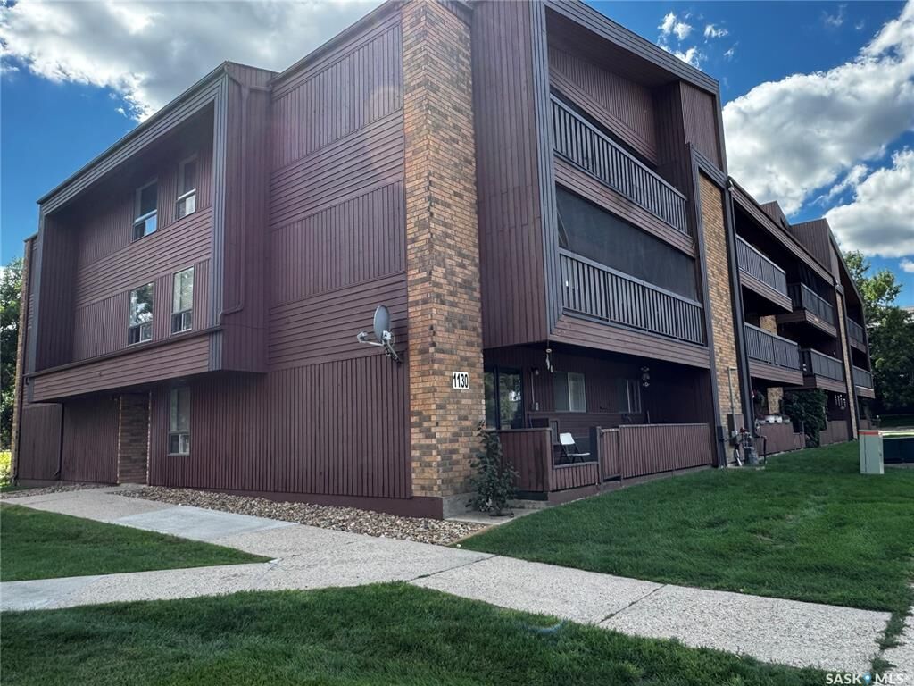 Property Photo:  1130 9th Avenue NE 207  SK S9H 2S9 