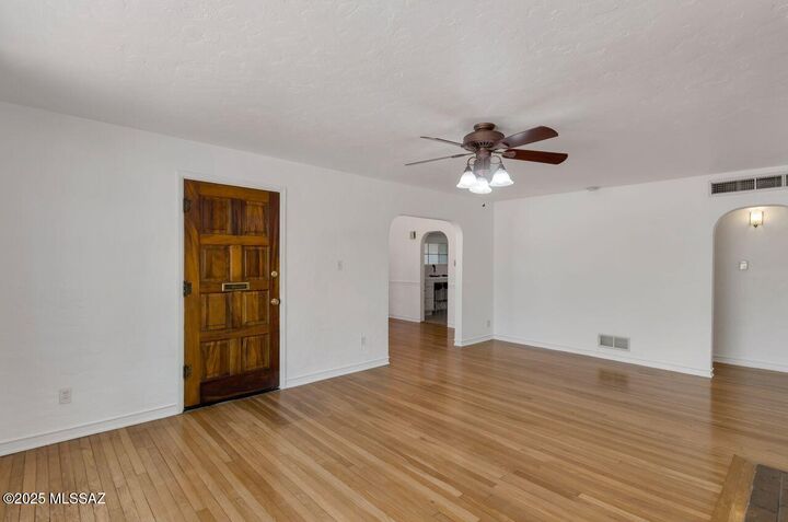 Property Photo: 4244 E Kings Road AZ 85711