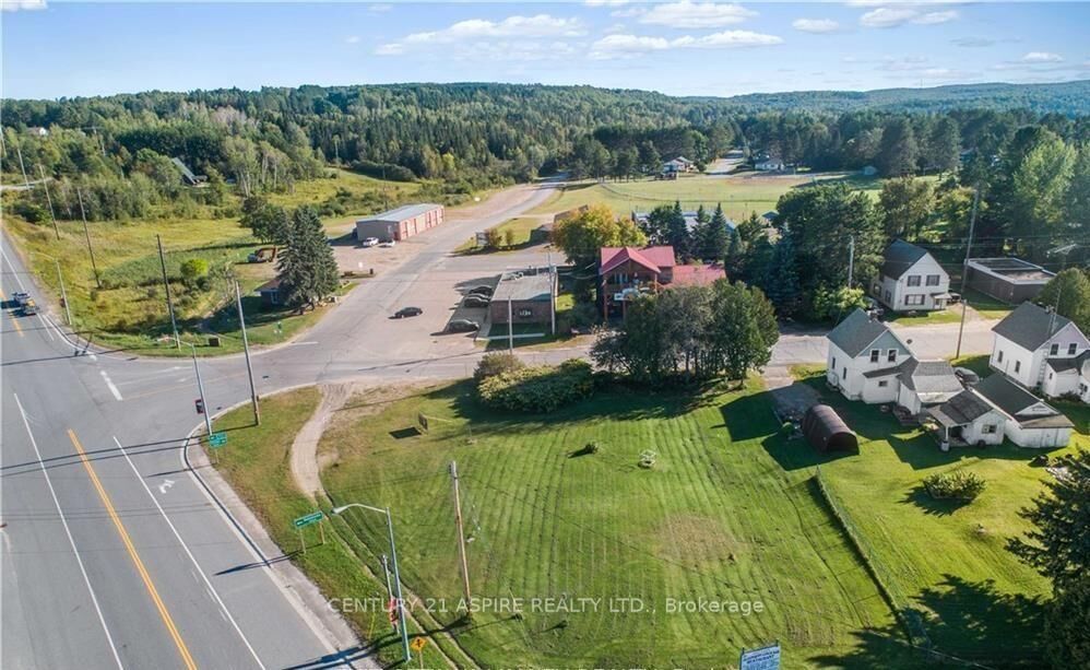 Photo de la propriété:  00 Pcl 36-1 Sec 36M220 Highway  ON K0J 2M0 