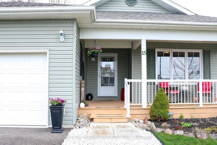 Photo de la propriété: 15 Aisworth Drive ON L3V 8J9